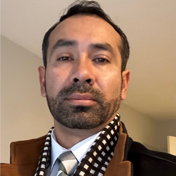 Meet your Posher, Efrain - Picture 3 of 3